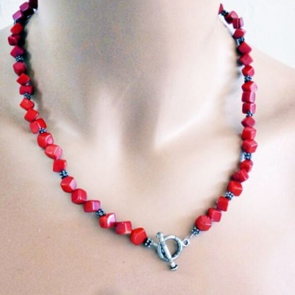 VTG RED CORAL BEADED SILVER TOGGLE NECKLACE 18" - Picture 1 of 8